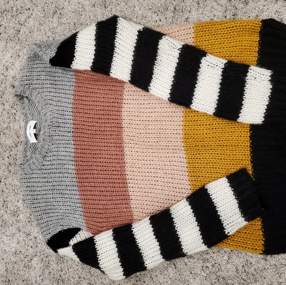 Sweater - Picture 2 of 3